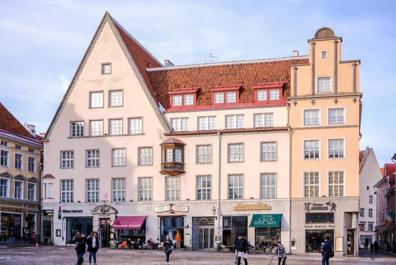 Old Town Main Square Apartment With Sauna Tallinn Exterior photo